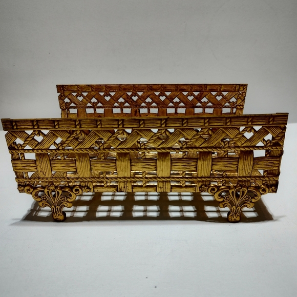 Brass Vintage metal basket weave tissue box holder - Picture 3 of 13